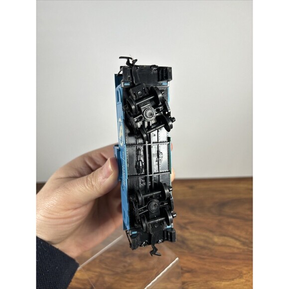 Bachmann HO Scale Great Northern X-106 Blue Caboose - Picture 7 of 7